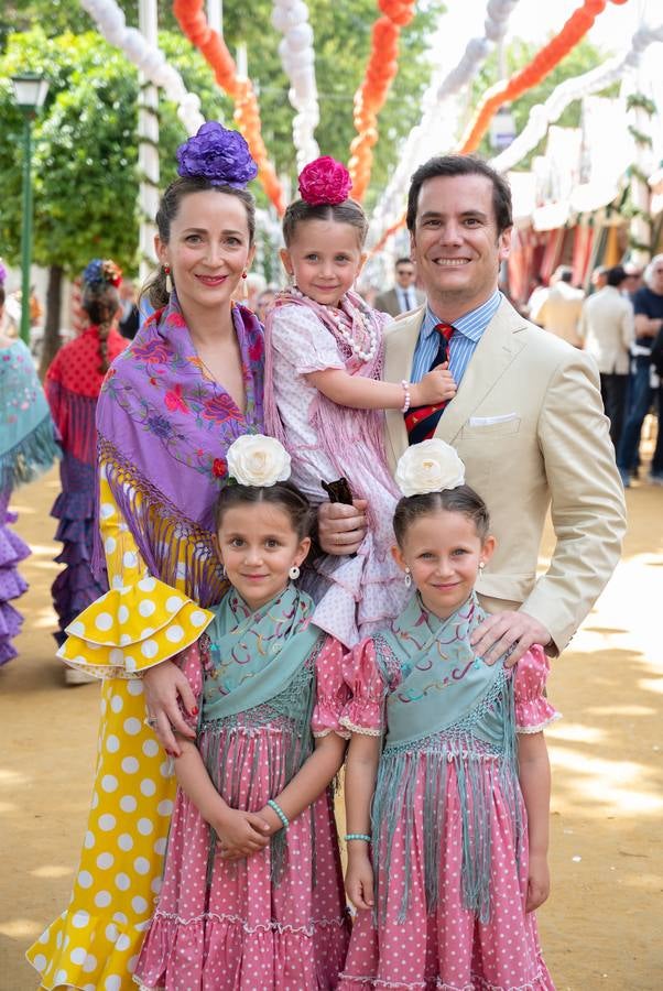 María Abad y Pilar, Fernando, María y Clara Cardesa