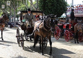 Los carruajes, un museo sobre ruedas en plena Feria de Sevilla