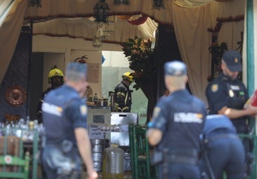 El incendio de una caseta de la Feria de Sevilla en la calle Pepe Luis Vázquez deja seis personas heridas