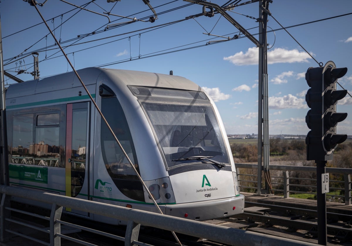 Uno de los trenes fabricados por CAF para el metro de Sevilla