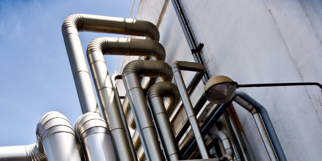 La producción industrial sube un 12% en marzo en Andalucía, 3,5 puntos más que la media nacional