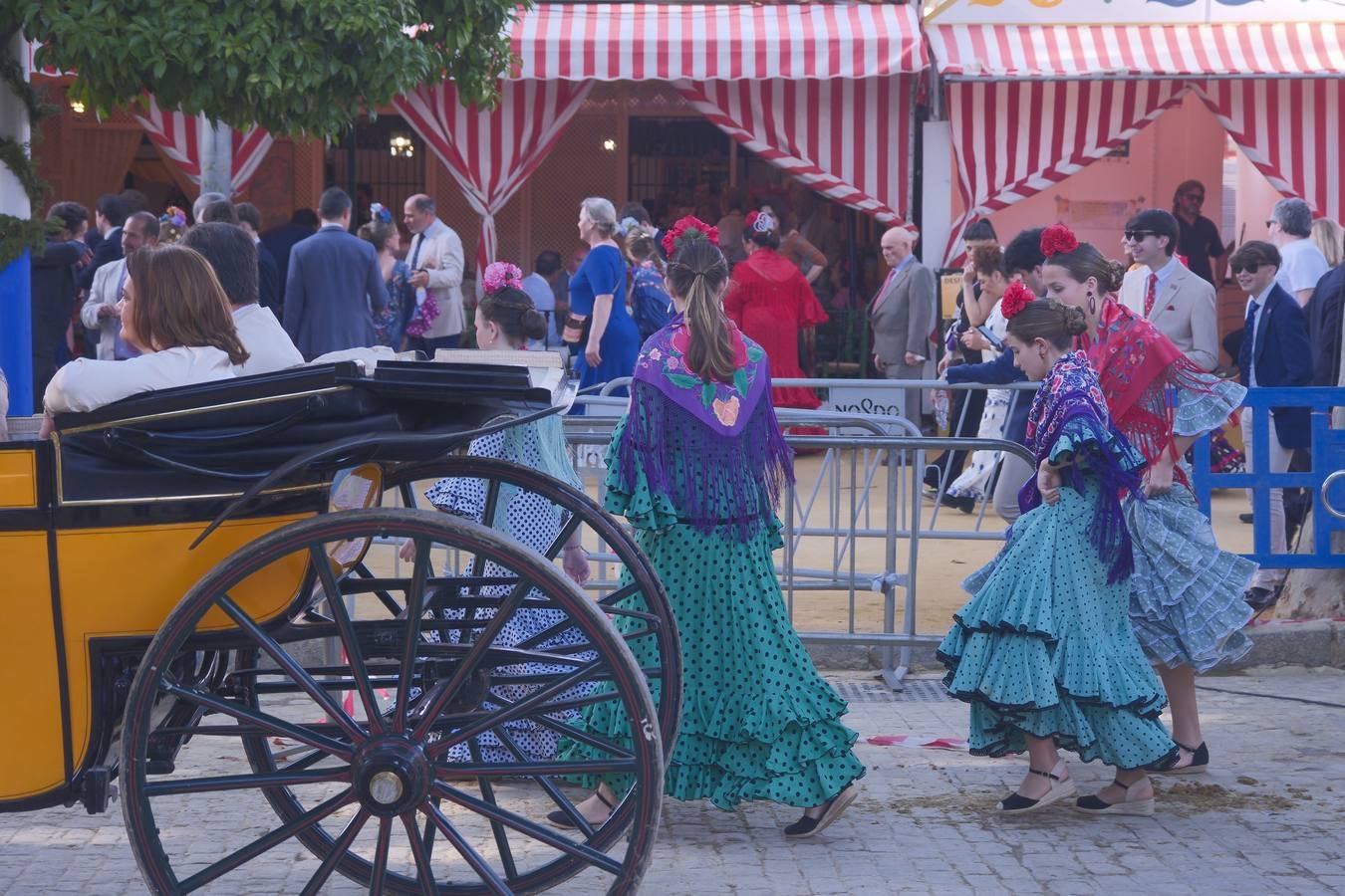 Ambiente en el real durante el viernes de feria