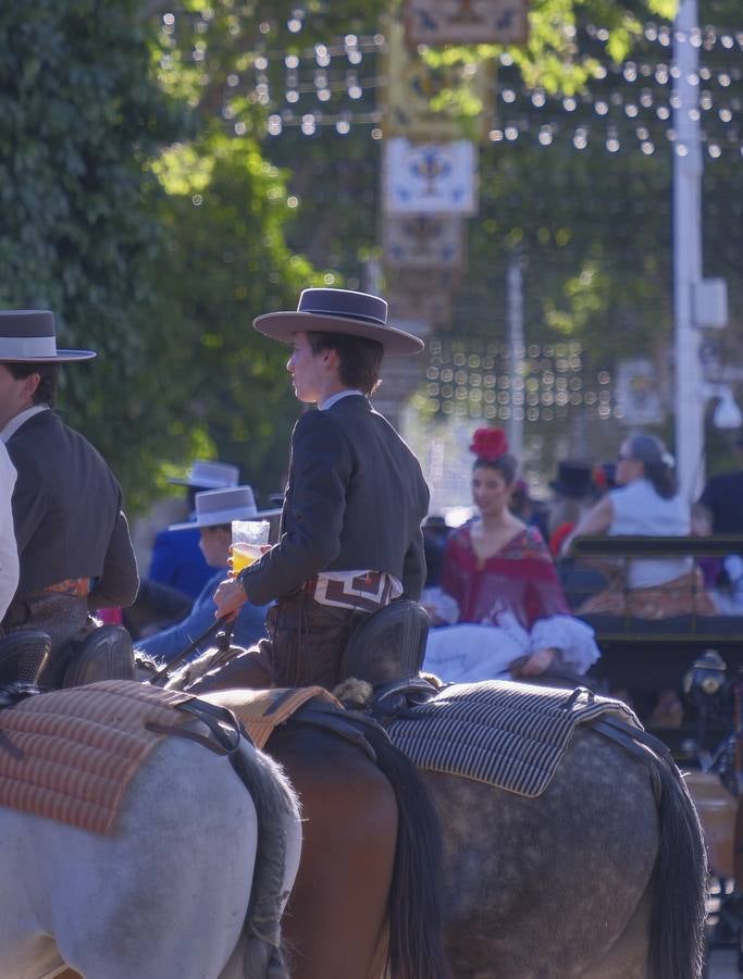 Ambiente en el real durante el viernes de feria