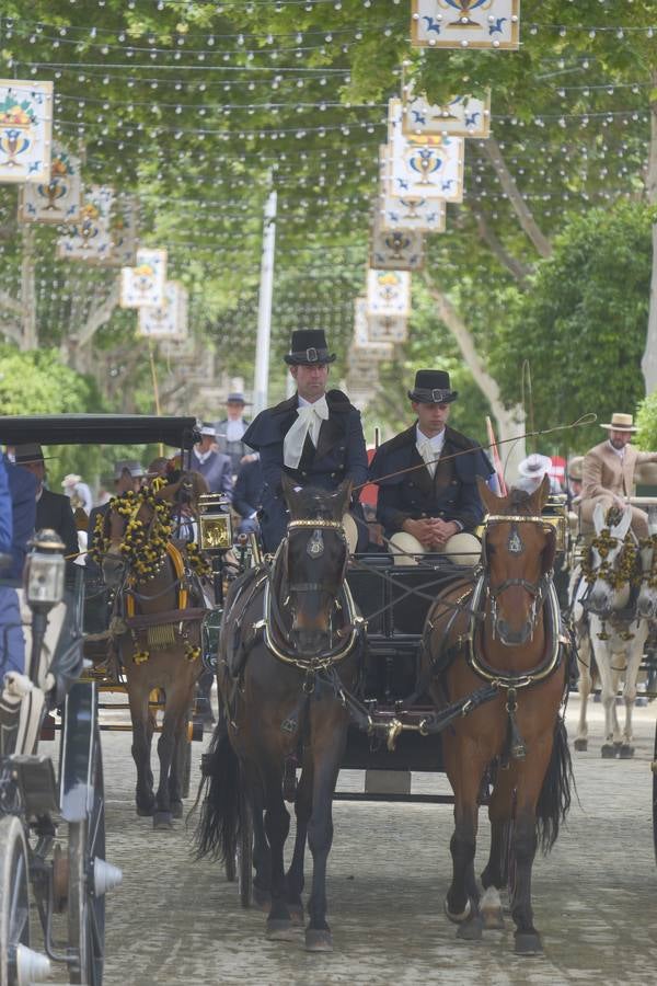 Ambiente en el real durante el viernes de feria