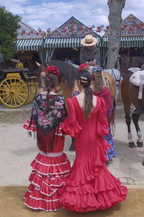 Ambiente en el real durante el viernes de feria