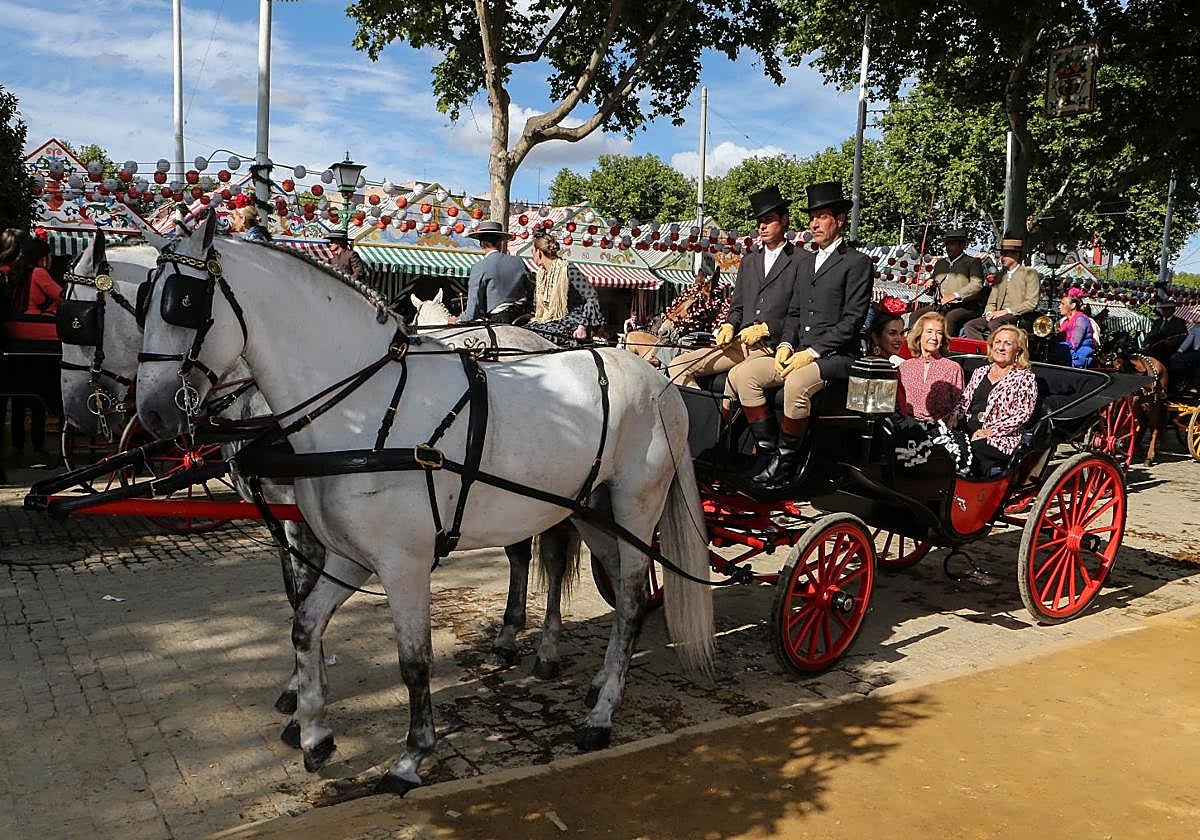 Paseo de caballos en la Feria