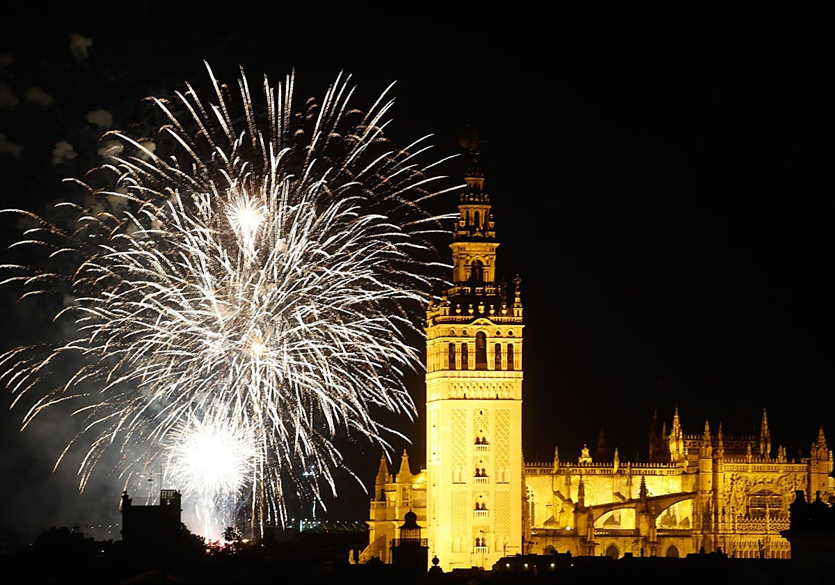 Fuegos artificiales para cerrar la Feria de Sevilla 2025