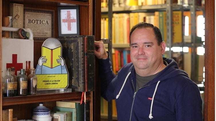 «En Cádiz vendemos muchos más libros de autoayuda que en Sevilla»