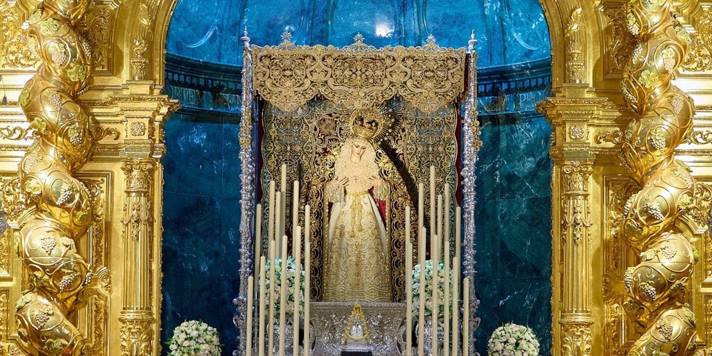 La Virgen del Patrocinio, en el retablo mayor de la basílica del Cachorro