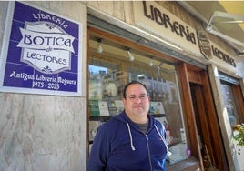 «Las mujeres son mayoría en todos nuestros clubes de lectura y hay uno de ganchillo en que se hace punto mientras se comenta un libro»
