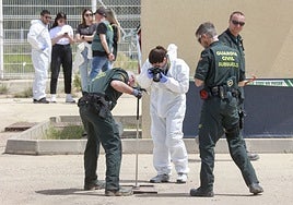 Rescatan a un hombre semiinconsciente y con hipotermia de un pozo de su casa en Sevilla