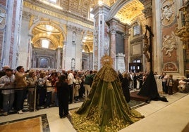 De San Pedro a San Juan de Letrán: Roma se llena de cofrades de todo el mundo para celebrar el Jubileo