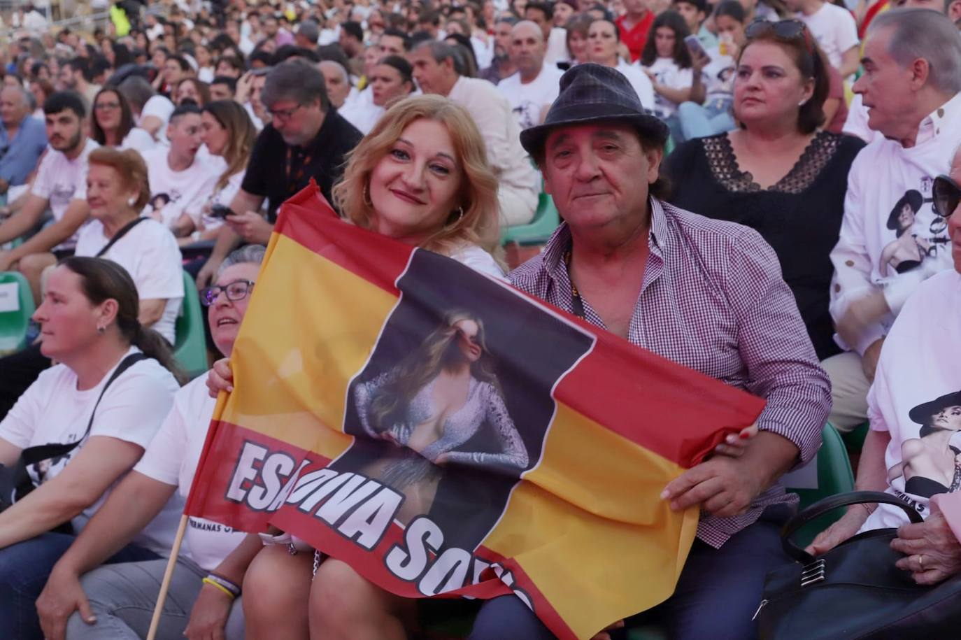 Numeroso público en el Auditorio Municipal 'Los del Río' donde se está retransmitiendo la gala de Eurovisión