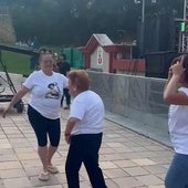 La tía abuela de Melody se arranca a bailar mientras cantan sus sobrinos