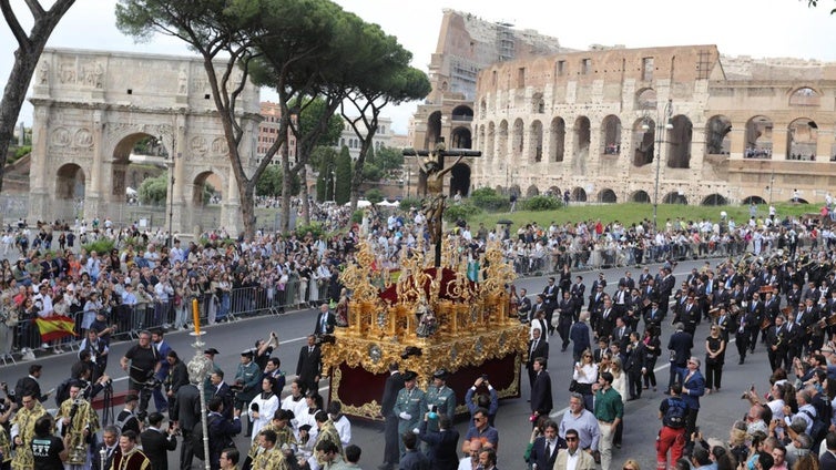 Un cuarto de siglo repleto de grandes eventos para las cofradías de Sevilla