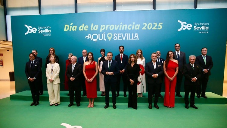 La Diputación celebra el Día de la Provincia entregando sus medallas a sevillanos sobresalientes