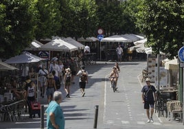 El Ayuntamiento de Sevilla mantendrá el carril bici de San Jacinto ante la falta de alternativas