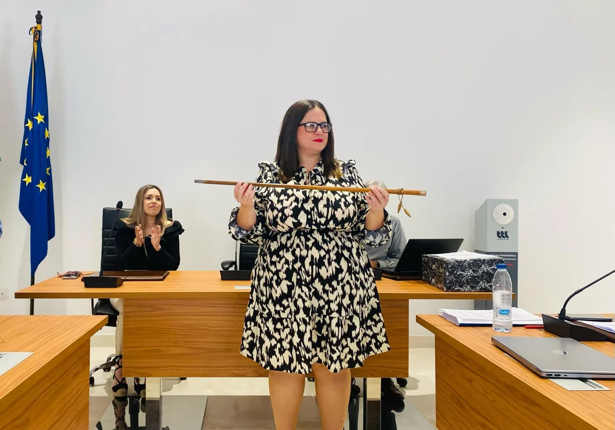 Ana Cristina Arévalo tomando posesión como alcaldesa de El Ronquillo