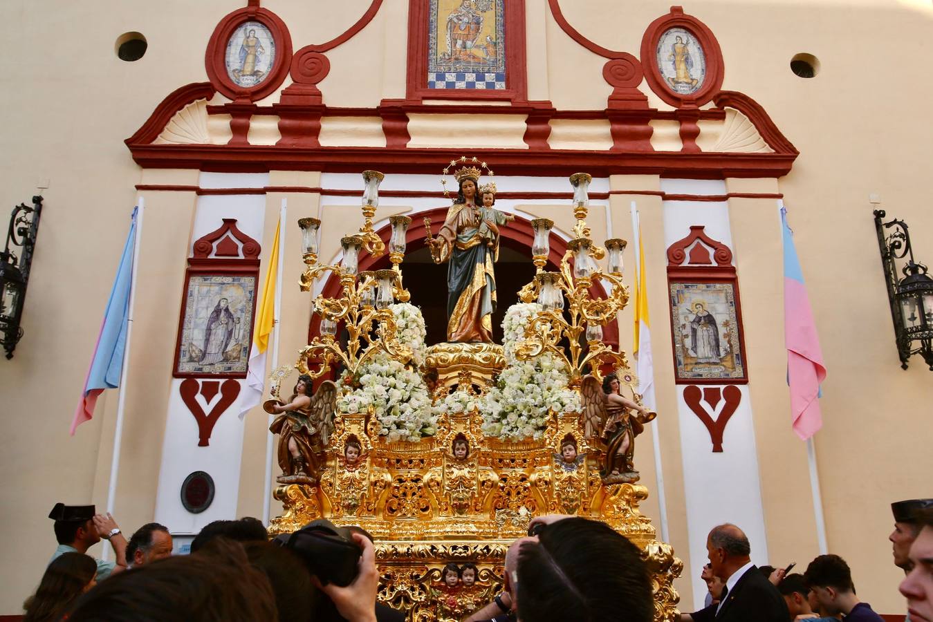 Procesión de María Auxiliadora de los Salesianos de la Trinidad