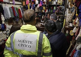 Sanz duplica el servicio de serenos y lo extiende a Los Remedios, Triana, Sevilla Este, Macarena y Nervión