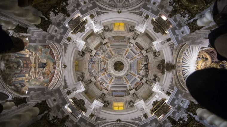 Cúpula de la Iglesia de San Luis de los Franceses vista desde el interior del templo