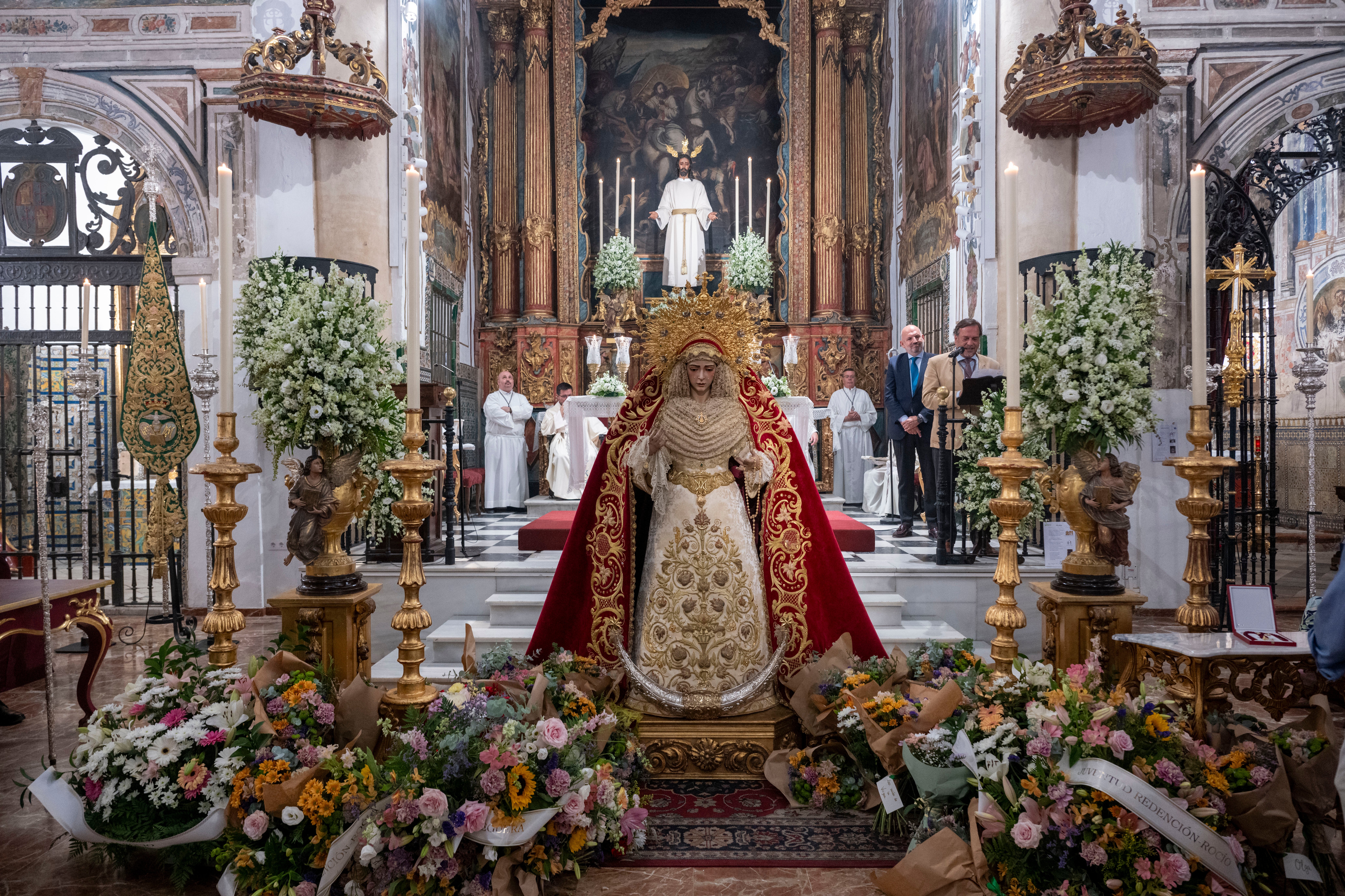 Imposición y bendición de la medalla de la ciudad a la Virgen del Rocío