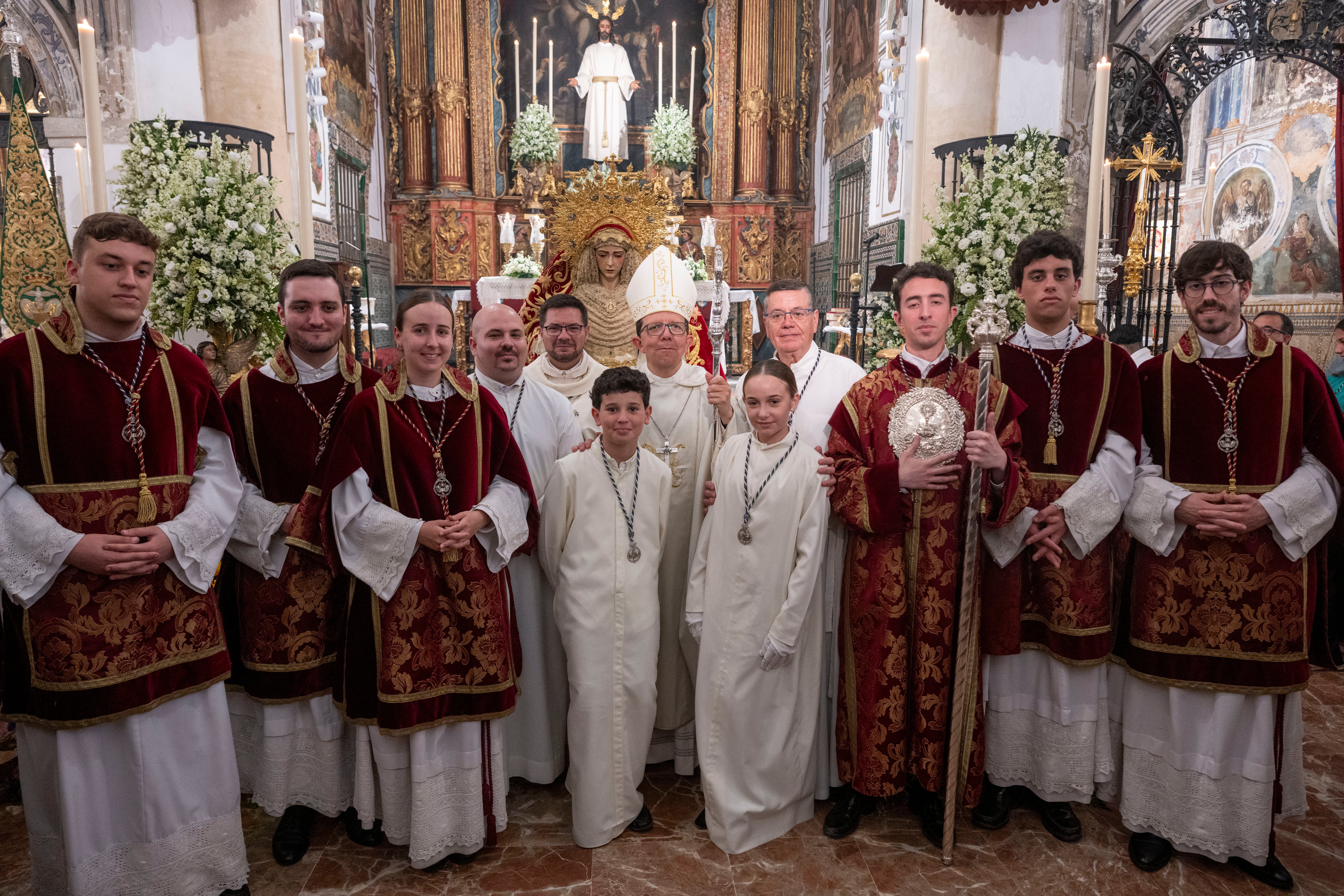 Imposición y bendición de la medalla de la ciudad a la Virgen del Rocío