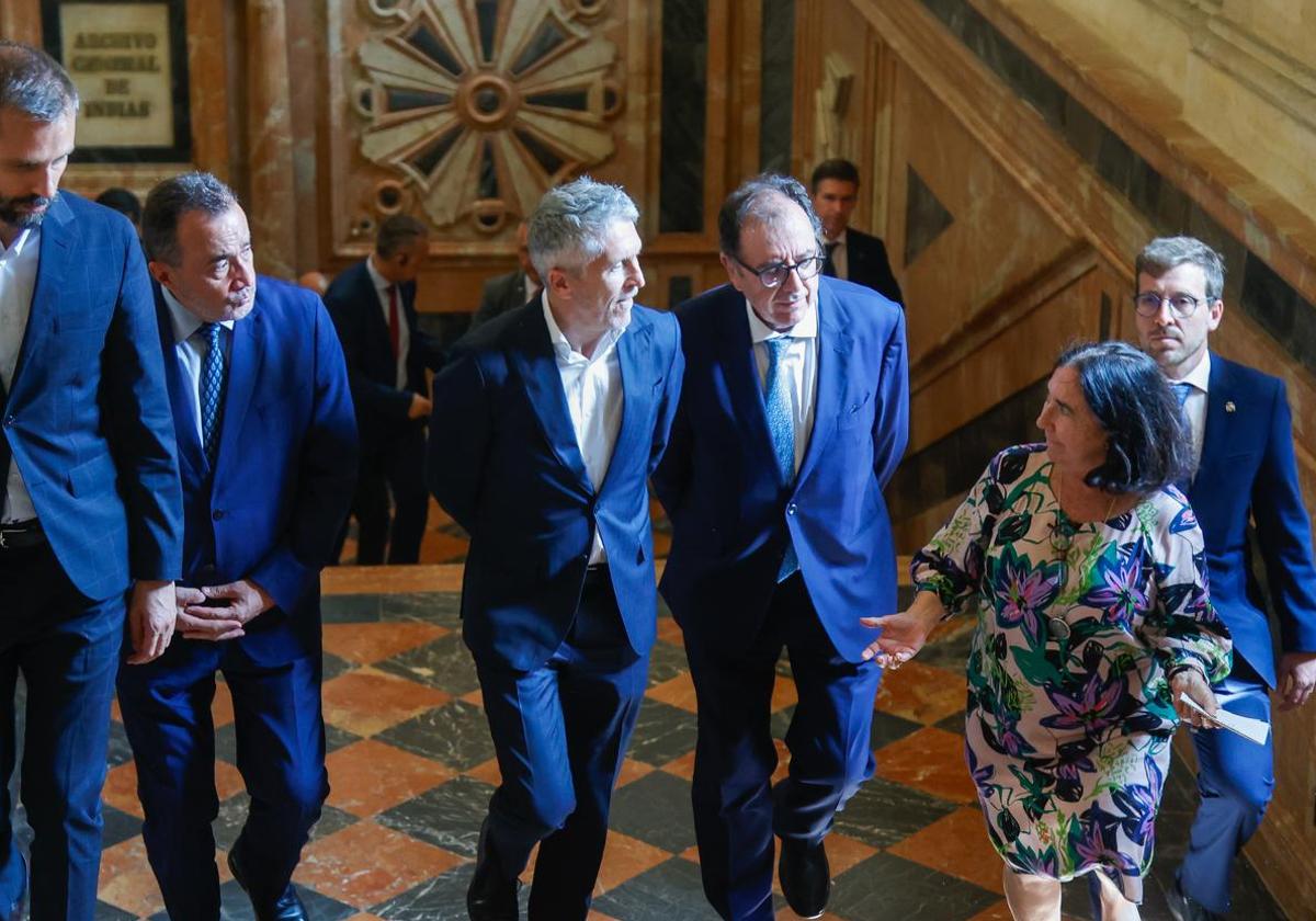 El ministro del Interior, Fernando Grande-Marlaska, a su llegada al Archivo de Indias