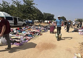 Imágenes del mercadillo ambulante de la carretera de Su Eminencia en Sevilla