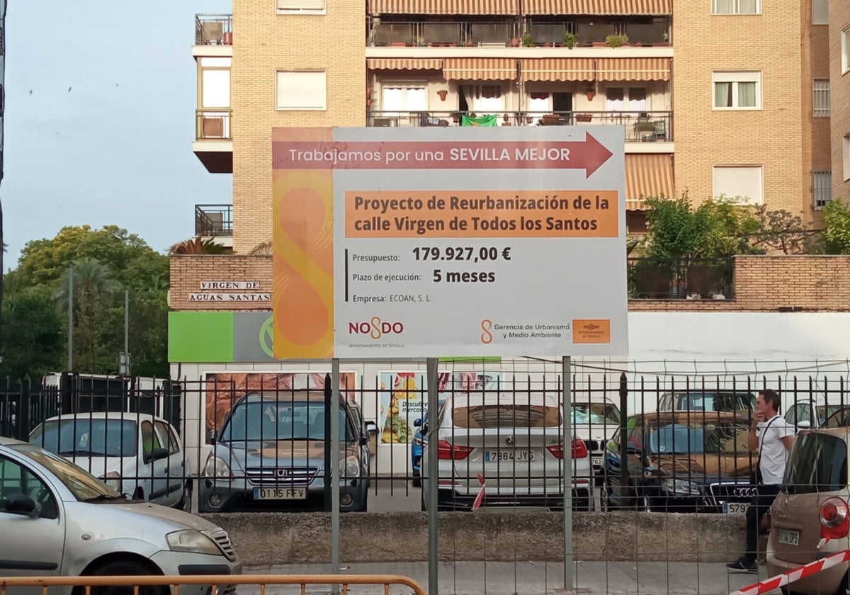 Cartel que anuncia el inicio de las obras de la calle Virgen de Todos los Santos