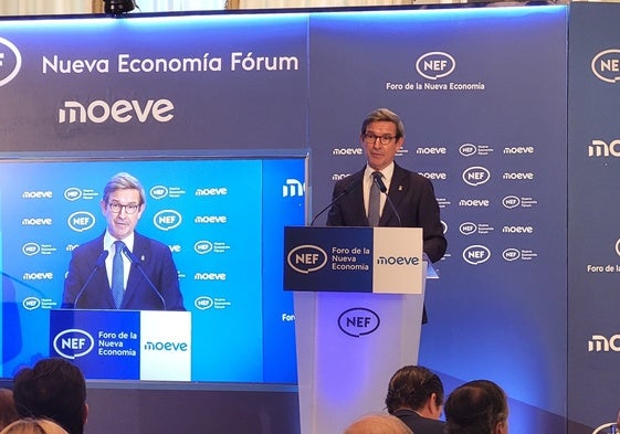 El consejero de Industria, Jorge Paradela, en el foro de Nueva Economía