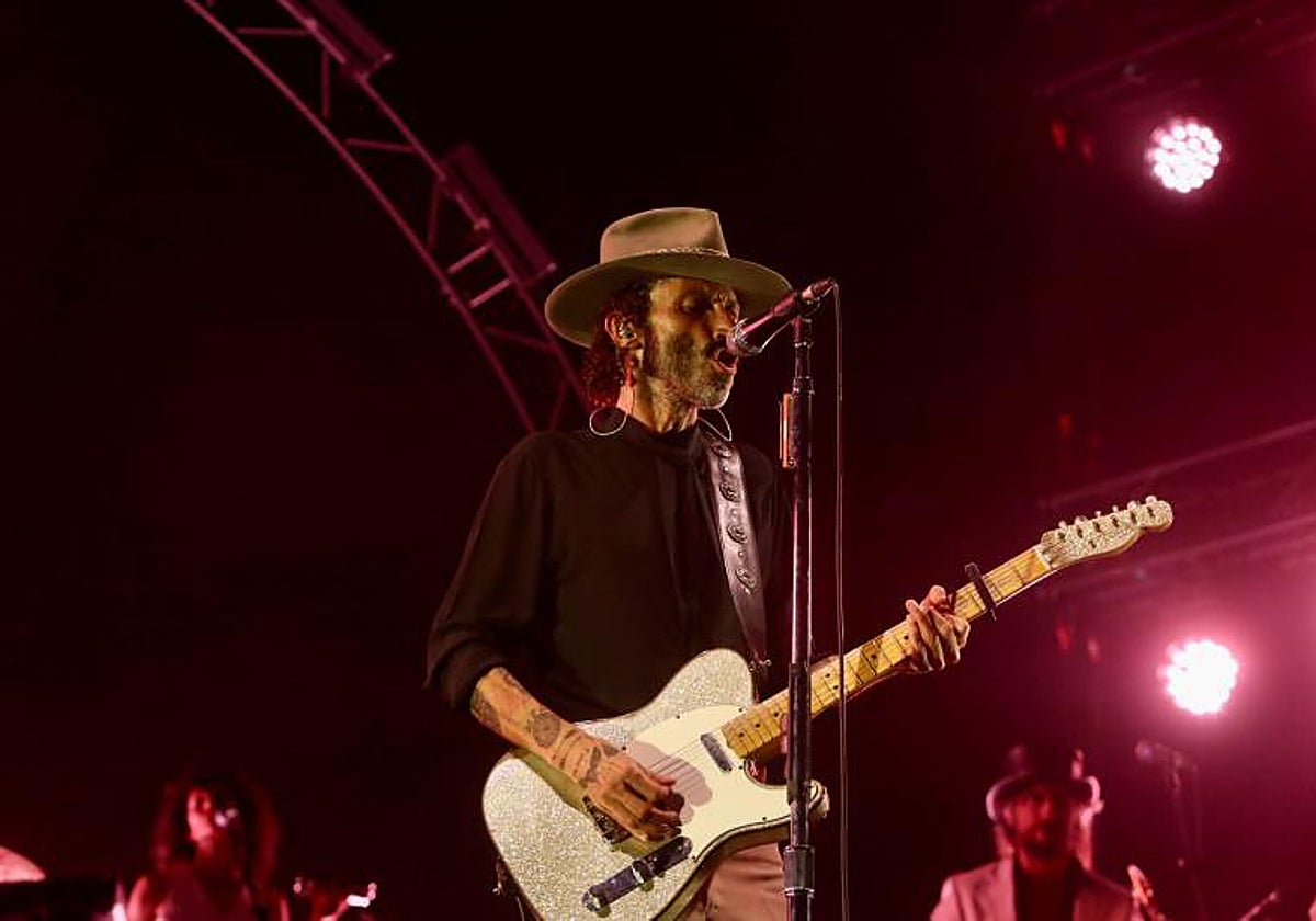 Leiva logró un lleno absoluto en su concierto en Icónica Santalucía Sevilla Fest