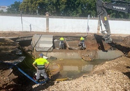 La rotura de una tubería principal del Consorcio de Huesna deja sin agua a una decena de pueblos de Sevilla