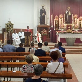 Celebración de la Eucaristía en la parroquia de San Antonio de Padua