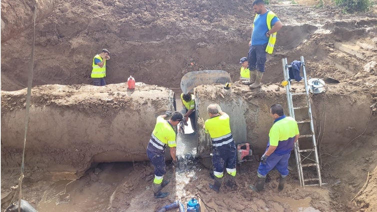 Aguas del Huesna espera restablecer el suministro a 11 pueblos de Sevilla durante la tarde y noche de este domingo