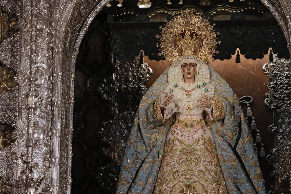 Visita de devotos a la Macarena este domingo
