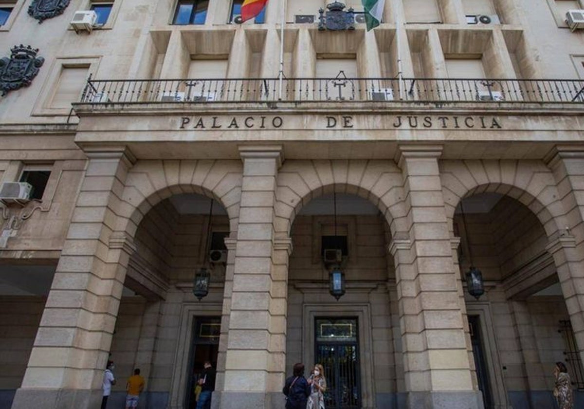 Viola a una a niña de 15 años que se había escapado de su casa para consumir cocaína en un barrio marginal de Sevilla