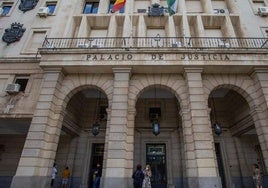 Viola a una a niña de 15 años que se había escapado de su casa para consumir cocaína en un barrio marginal de Sevilla