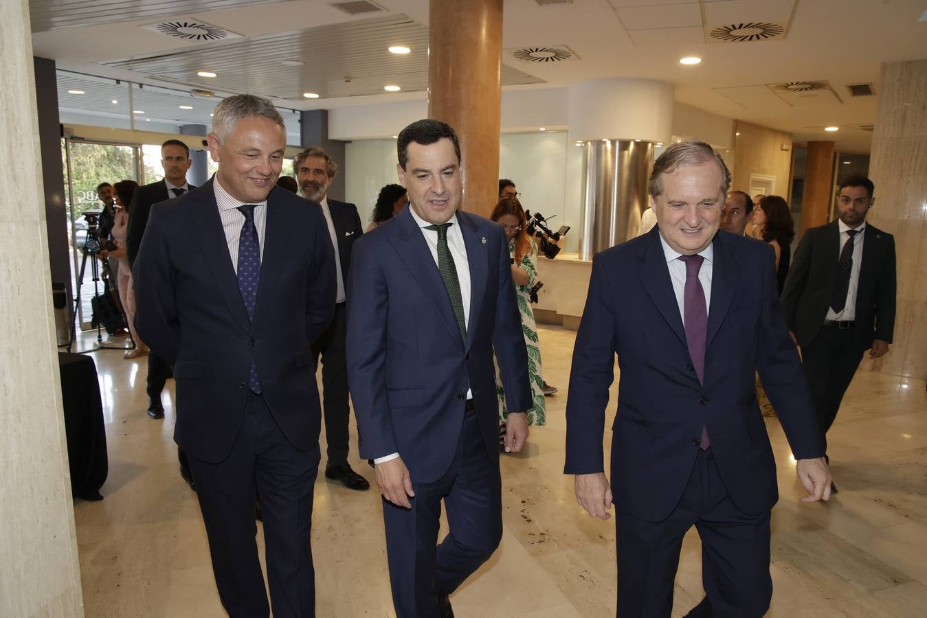 Alberto García Reyes, Juanma Moreno e Ignacio Ybarra