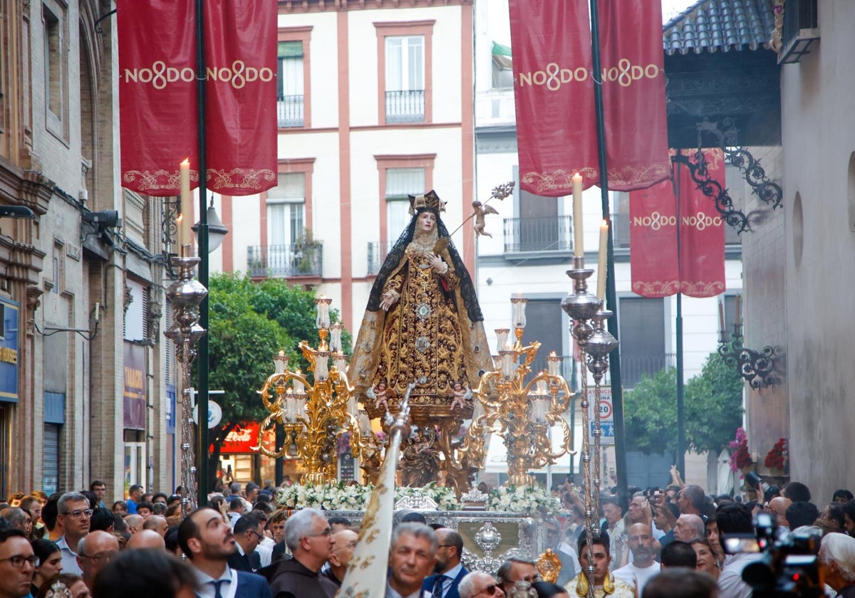 El calor aprieta pero no ahoga a la víspera del Corpus de Sevilla El calor aprieta pero no ahoga a la víspera del Corpus de Sevilla