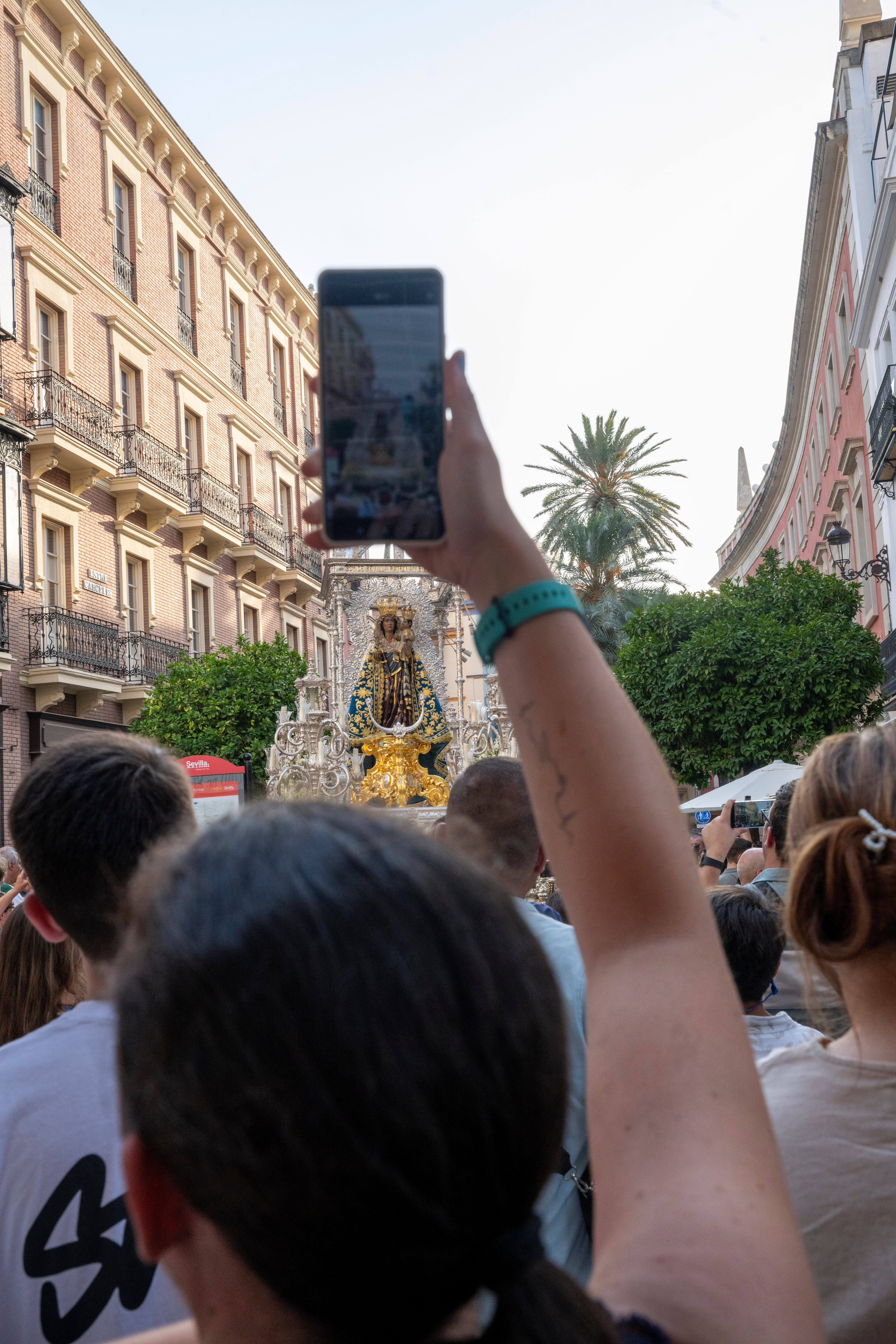 El regreso de la Hiniesta Gloria y el Señor de la Cena, en imágenes