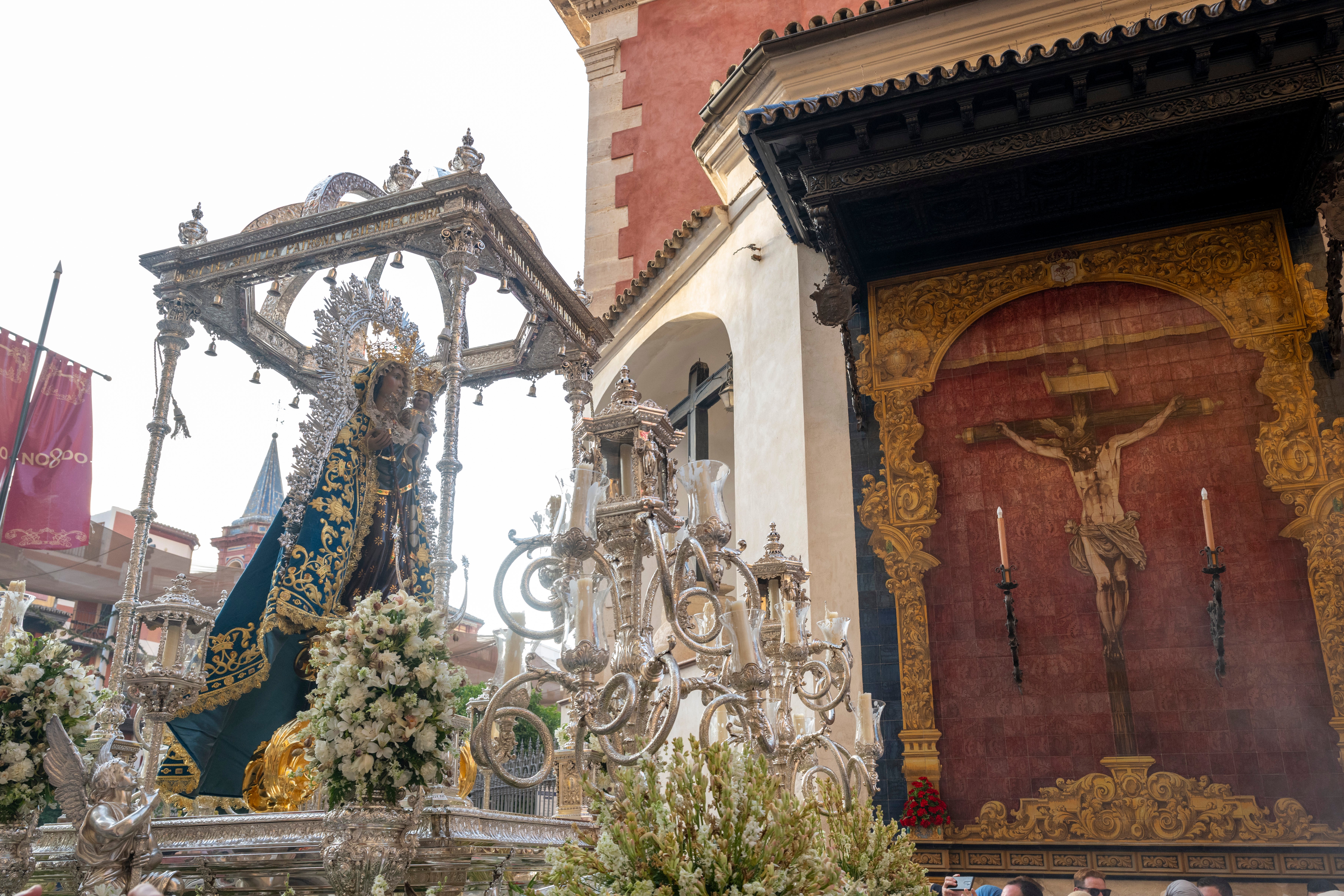 El regreso de la Hiniesta Gloria y el Señor de la Cena, en imágenes