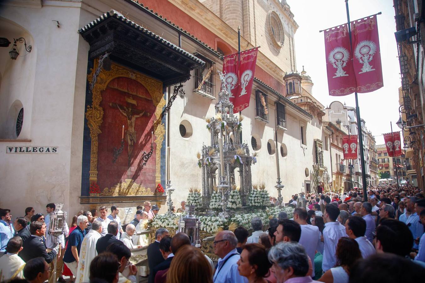 Procesión del Corpus en los alrededores de la Catedral
