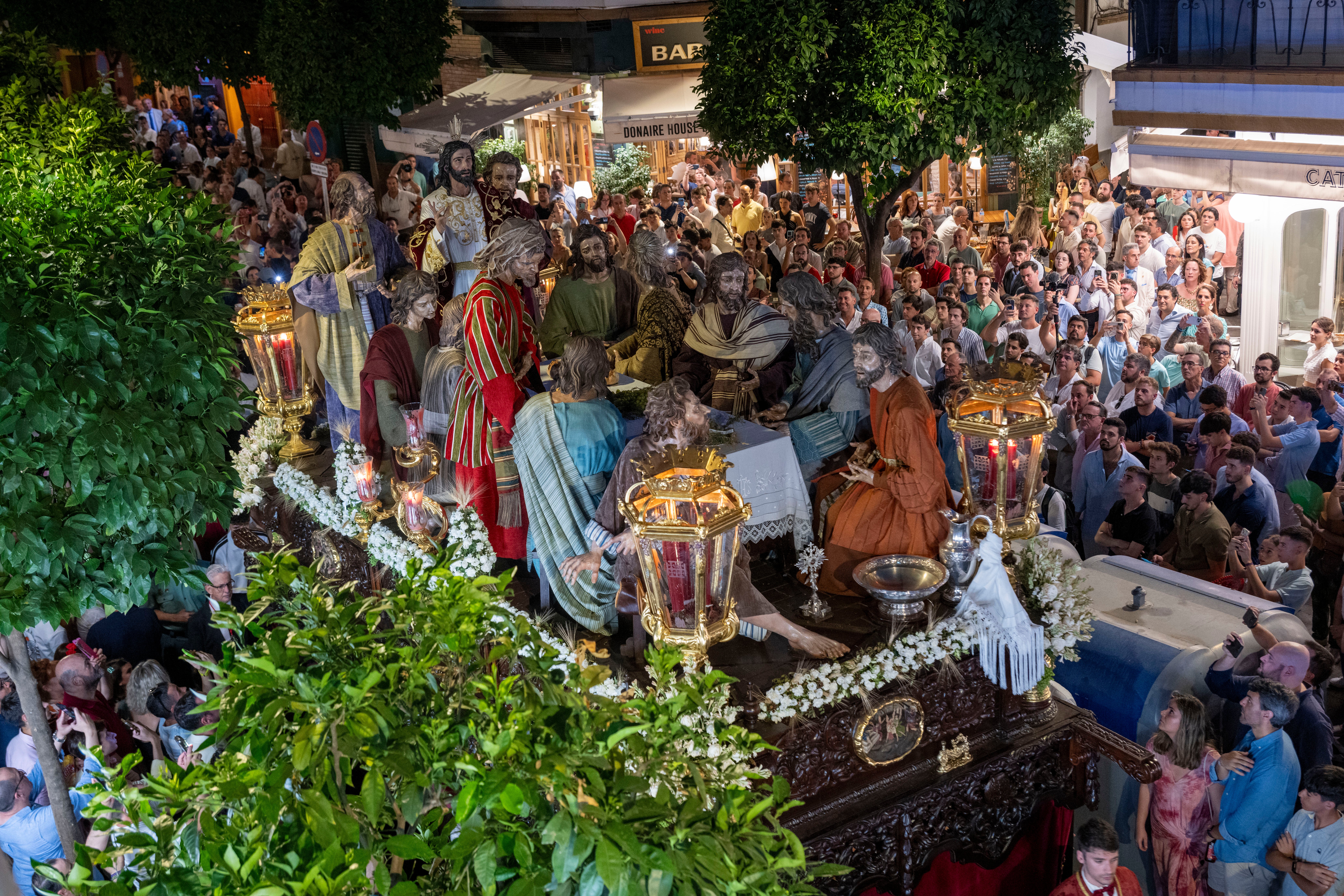 El regreso de la Hiniesta Gloria y el Señor de la Cena, en imágenes