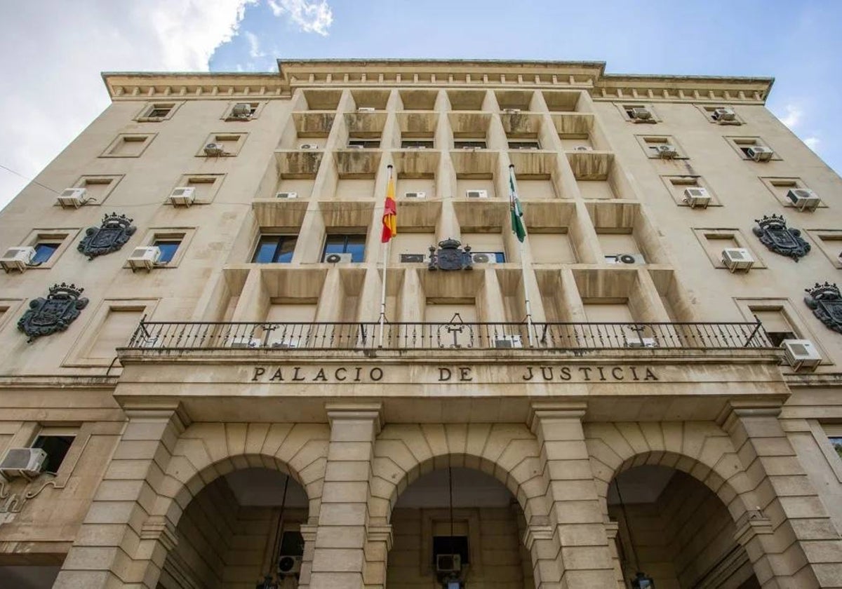 Fachada principal del Palacio de Justicia