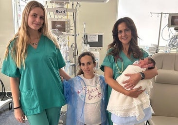La primera madre de España con síndrome de Silver-Russell da a luz en Sevilla a su segunda hija