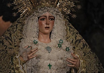 La Esperanza Macarena regresa al culto tras la intervención del profesor Arquillo