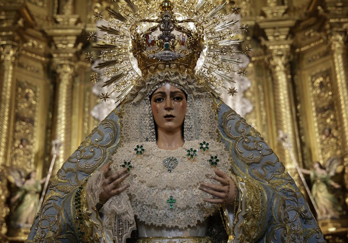 La Esperanza Macarena tras la tercera intervención