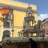 Paso del Santísimo Sacramento de la procesión de Dos Hermanas