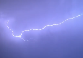 El impresionante rayo que ha despertado a Sevilla esta madrugada